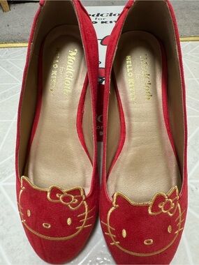 Hello Kitty Modclth Collaboration Iconic Suede Ballet Flats — Like New — Size 6